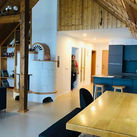 Traumhafte Lage Und Fantastischer Ausblick! Atemberaubendes Dach-studio. Apartmán