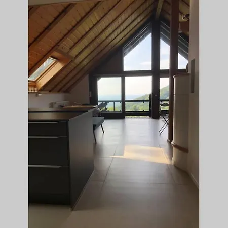 Apartmán Traumhafte Lage Und Fantastischer Ausblick! Atemberaubendes Dach-studio. Bühlertal