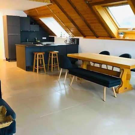 Apartmán Traumhafte Lage Und Fantastischer Ausblick! Atemberaubendes Dach-studio.