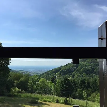 Traumhafte Lage Und Fantastischer Ausblick! Atemberaubendes Dach-studio. Apartmán *